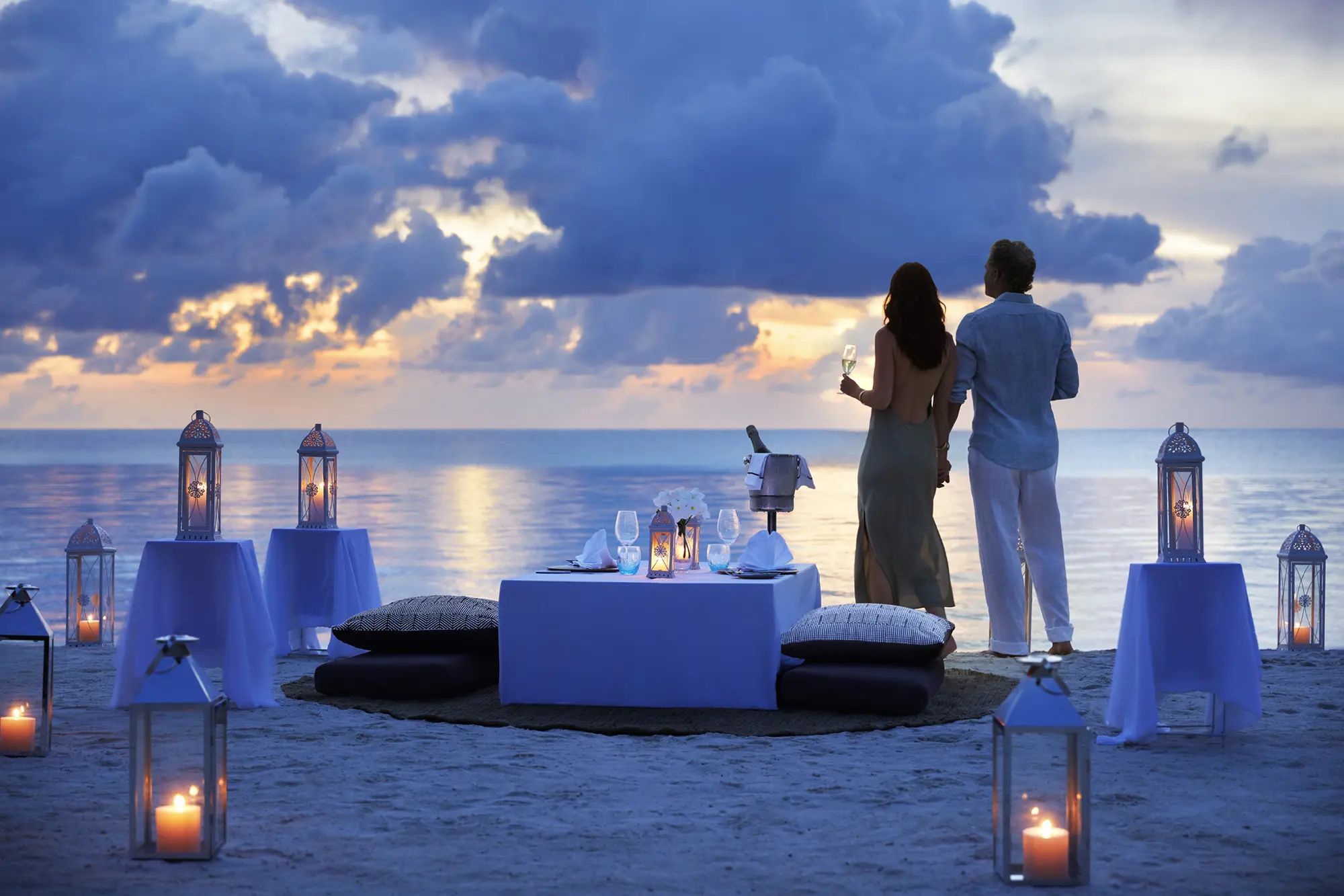 DESTINATION DINING BEACH