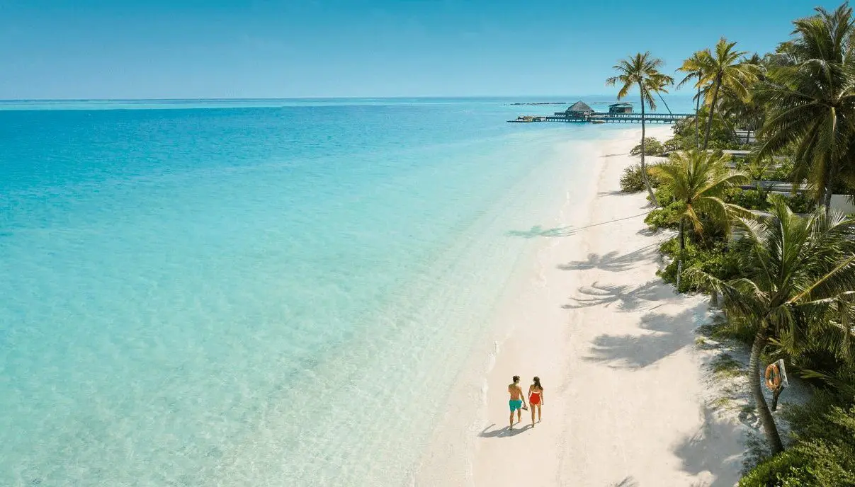 FAIRMONT MALDIVES INFINITY POOL 2 4 1 1 e1715830612123