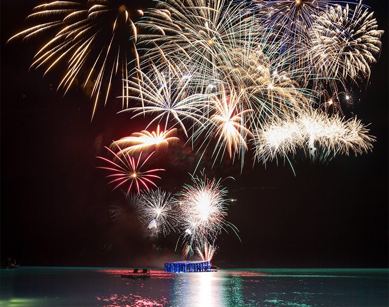 celebrate christmas and new years in the Maldives at Sirru Fen Fushi