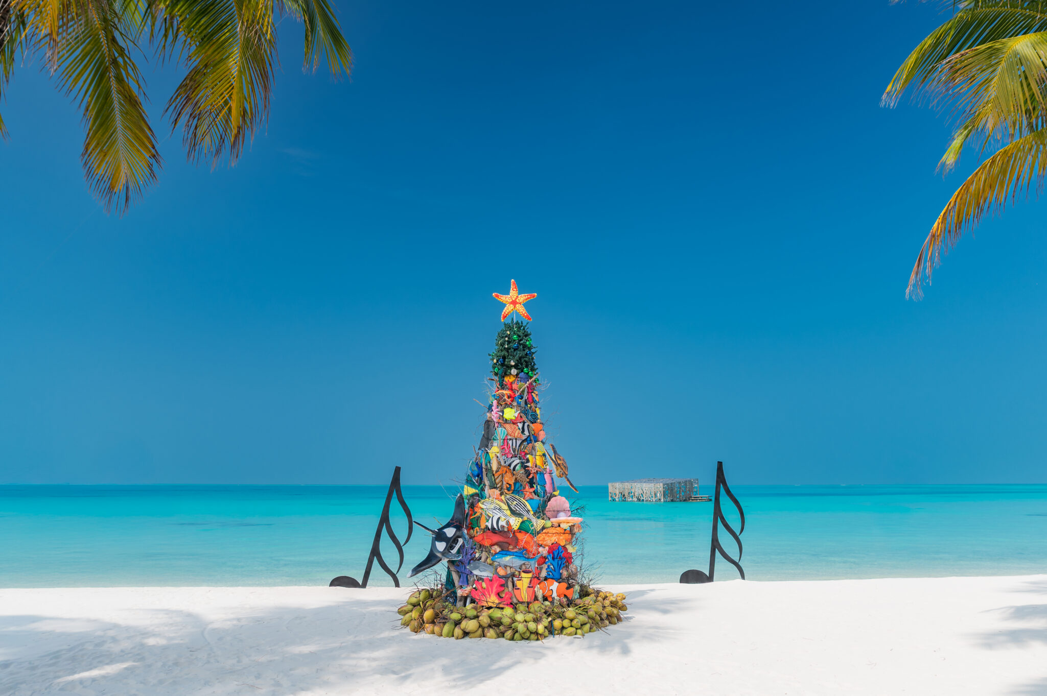 Wild Luxury Christmas Tree (1)
